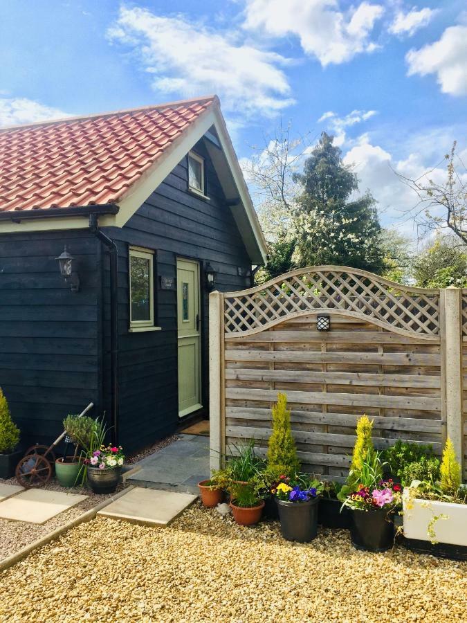 Vila Saving Grace With Private Hot Tub Bawdeswell Exteriér fotografie